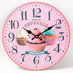 horloge murale pour cuisine avec des cakes gateaux