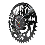 une horloge murale vélo en vinyle noir quartz